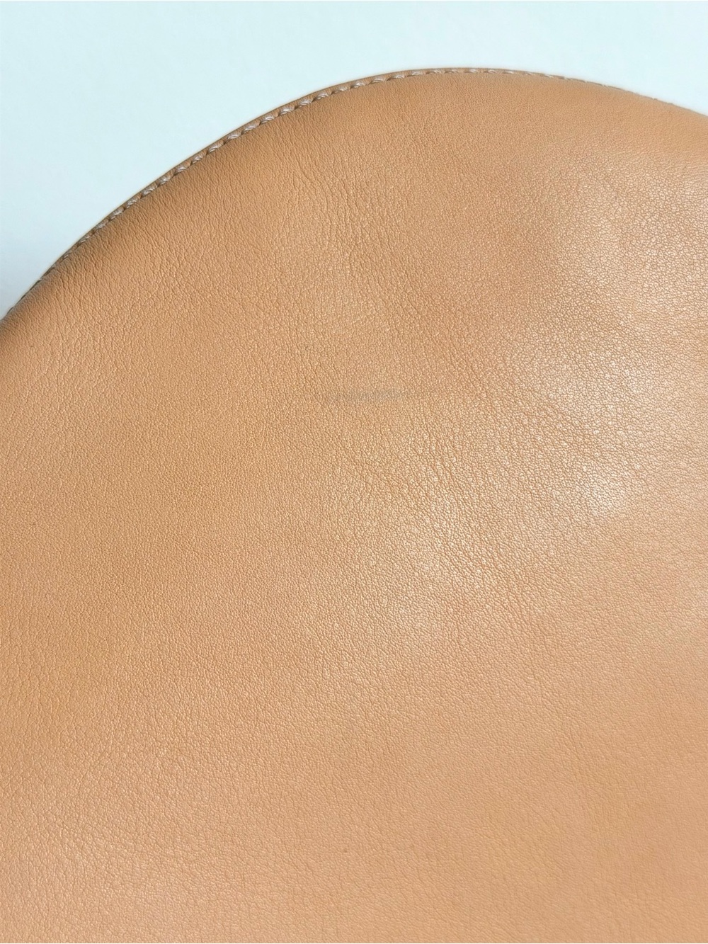 Chloe Kiss Sandy Beige Leather Hobo Bag - Picture 16 of 16